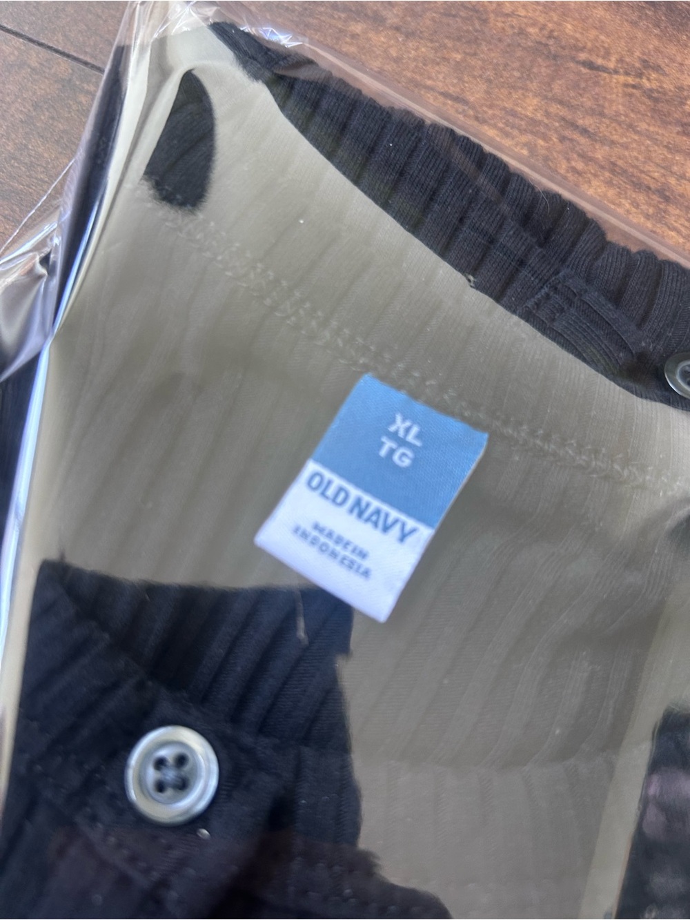 Old Navy Black Ribbed Button-Front Tank - Picture 3 of 5